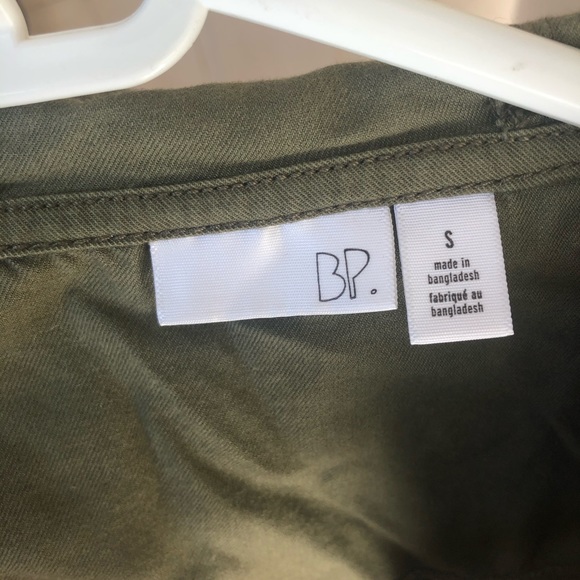 Army green jacket - Picture 3 of 4